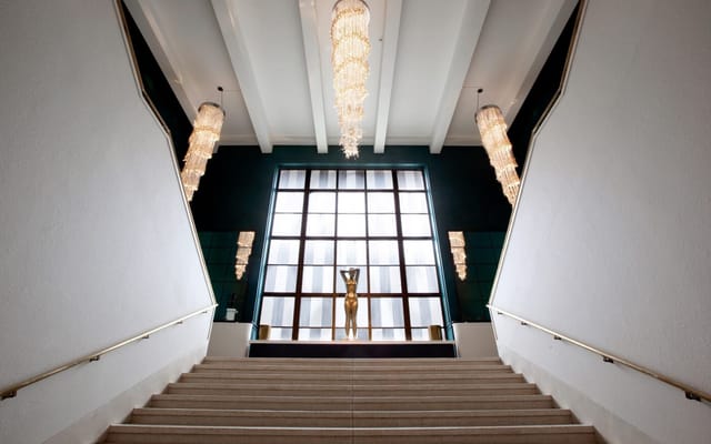 Folketeateret staircase | chandelier | reception | exhibition