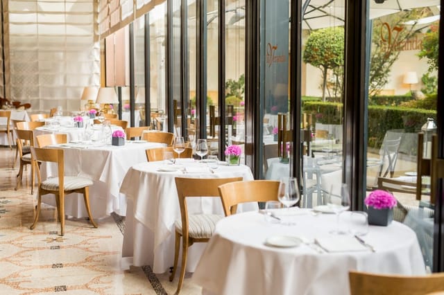 Chic private dining, garden view, corporate lunch, client dinner