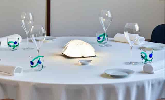 Intimate Aimo e Nadia table, book lamp, VIP reception