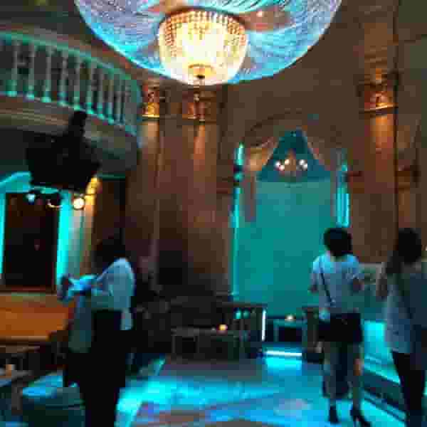 Cocktail bar
