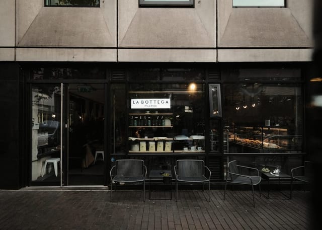 Milan café, modern, outdoor seating, networking, client meeting