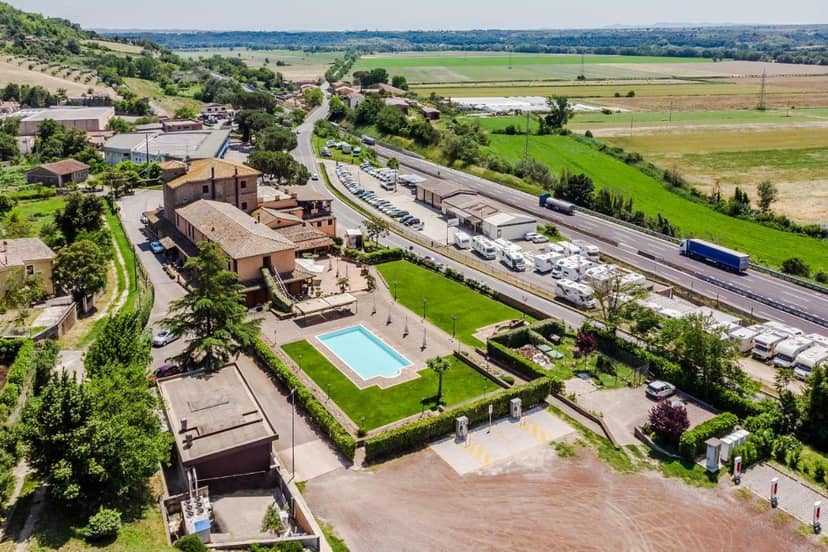 Rustic Italian Ristorante La Pergola, rural charm, wedding, team-building