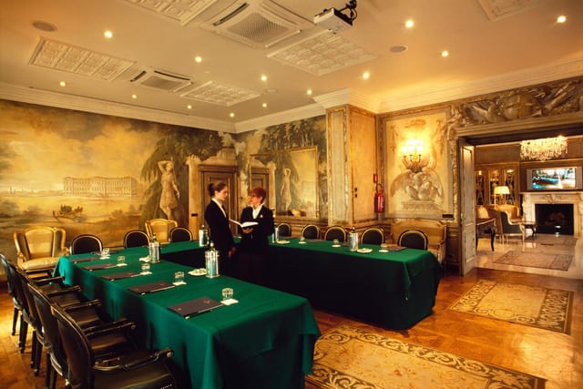 Corona event, classic room, hotel meeting