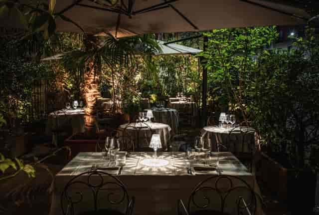 Elegant outdoor dining, corporate events, private celebrations, Rome