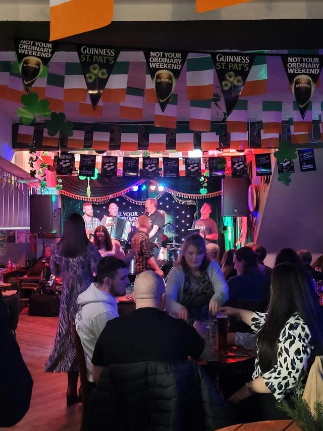 Irish club party stage, pub gig, social event
