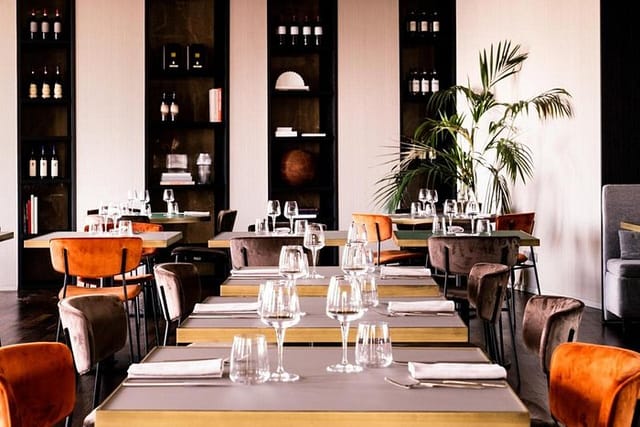 Hotel Litta Palace seated dinner event, modern restaurant, corporate event