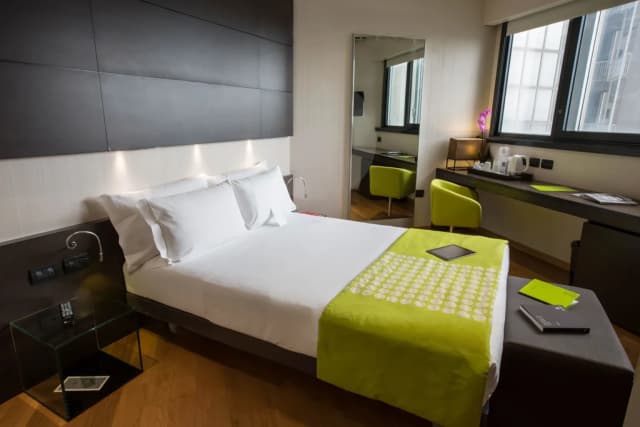 Charles De Gaulle Room