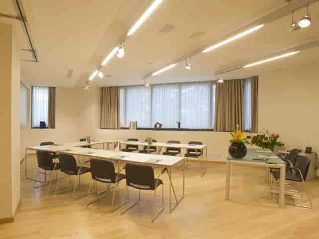 Malpensa Rooms meeting, U-shape, natural light