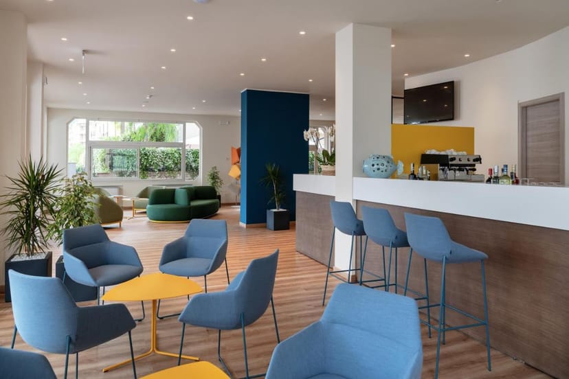Hotel Riva Alassio terrace lounge bar networking event