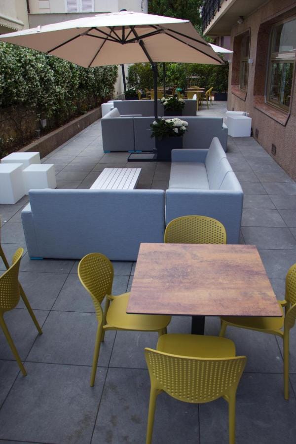 Hotel Riva Alassio terrace lounge, flexible seating, event space