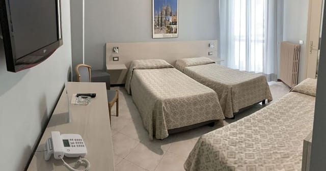 Hotel room, double beds, event accommodation