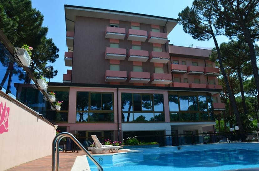 Palace Hotel garden resort pool party