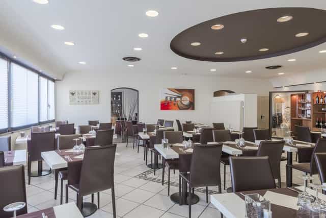 Hotel Montebello event space, natural light, corporate meeting, wedding venue
