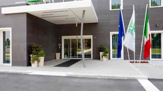 Milan Nord Zara event venue, modern welcome, natural light