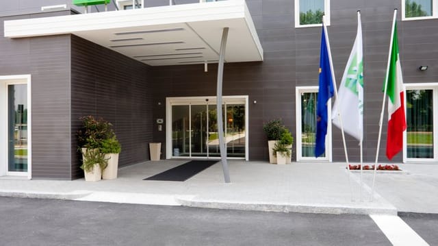 Milan Nord Zara event venue, modern welcome, natural light