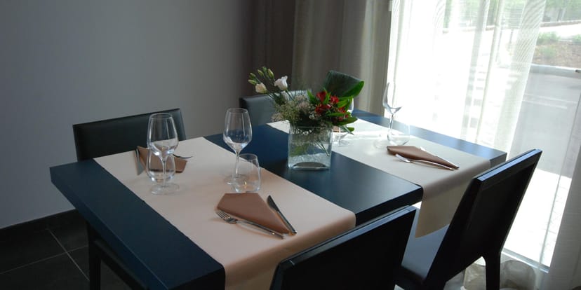 Holiday Inn Milan restaurant, elegant table, private dining, VIP reception
