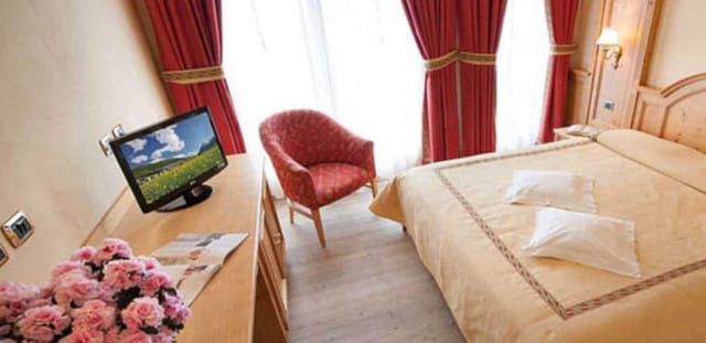 Hotel Valtellina room, bed, event accommodation