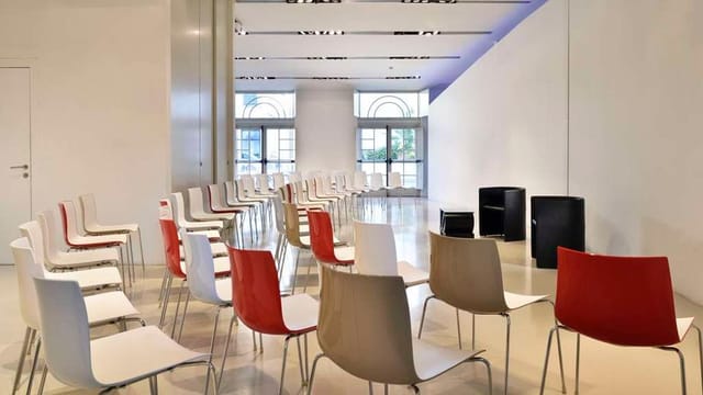 Modern Florence meeting room, seminar, workshop.