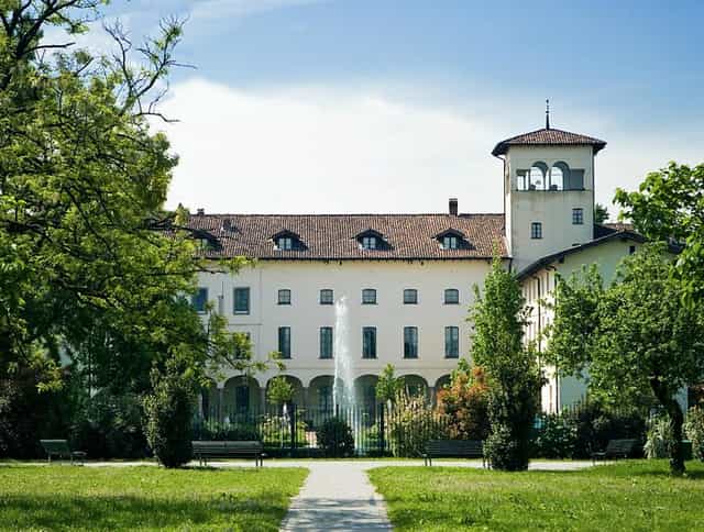 Historic Hotel Garden Wedding Venue Retreat