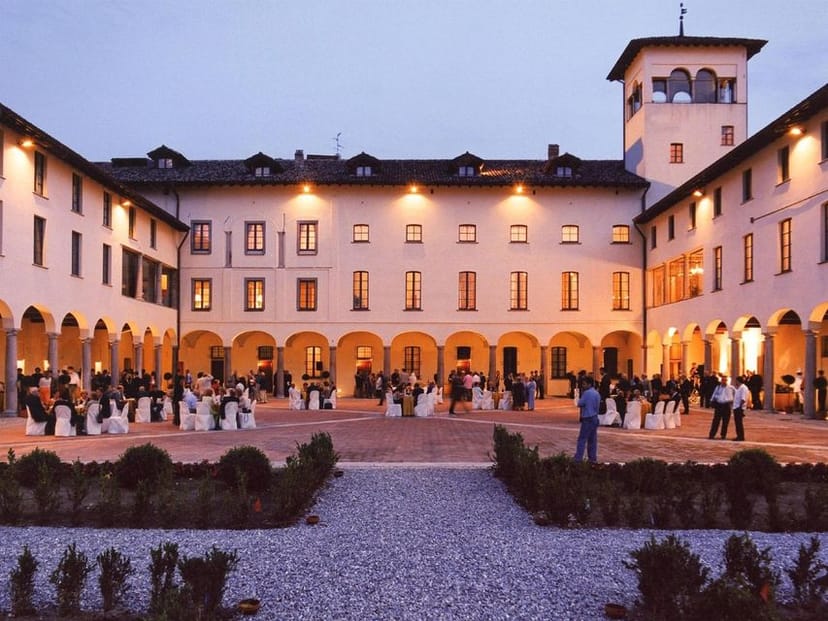 Historic Hotel Villa Torretta courtyard event, wedding, banquet venue