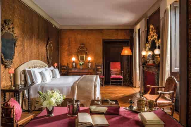 Villa Sola Cabiati suite, luxury retreat, VIP event