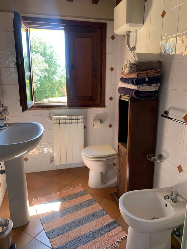 Agriturismo bathroom, Zizzola, dated, hospitality, travel