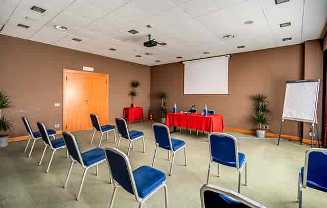 Dilambda Room: Corporate workshop, presentation, training meeting