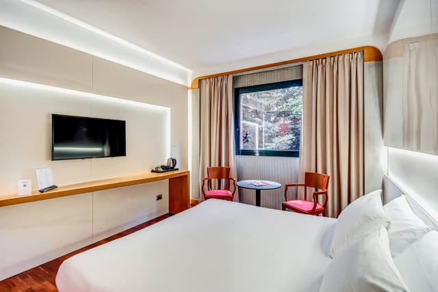 Rolls Royce Suite, luxurious hotel, VIP events, executive retreat