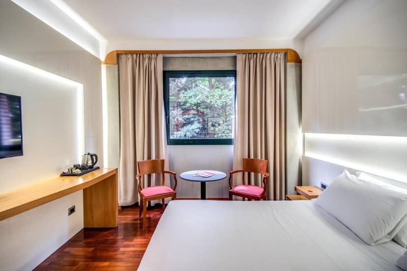 Fiat 525 Room hotel retreat VIP suite