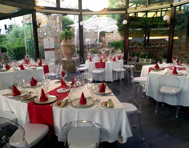 Villa dei Melograni banquet, red accents, wedding, corporate event