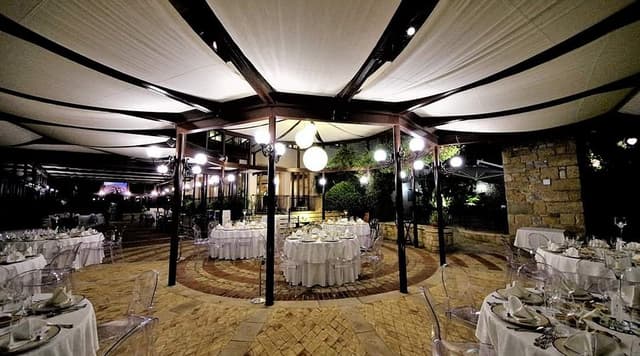 Banquet hall