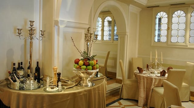 Elegant Grand Canal event venue, La Cupola, Hotel Carlton