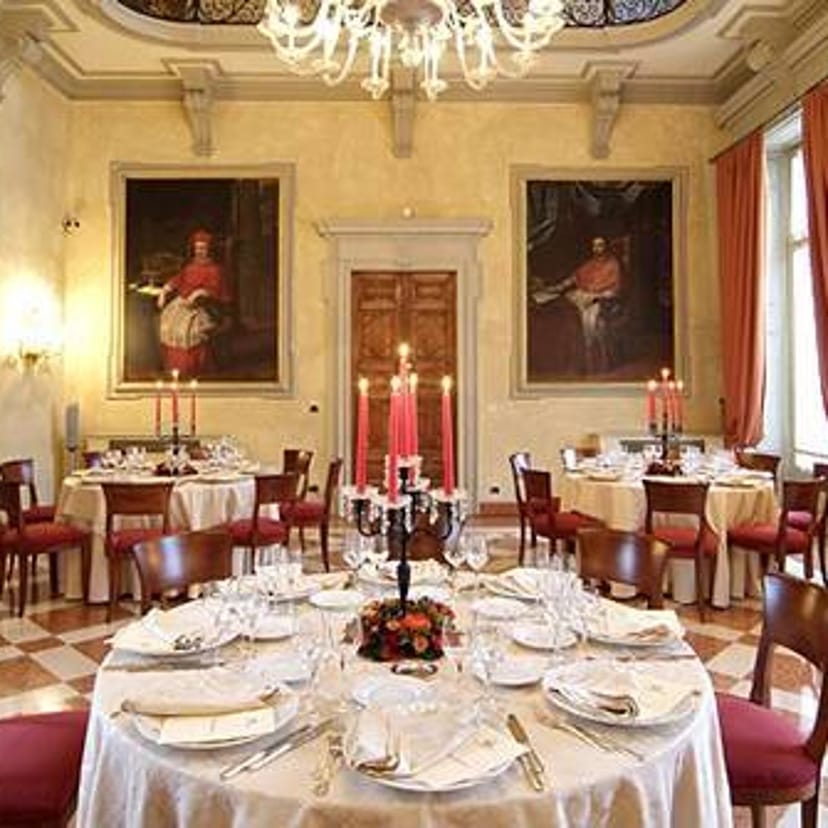 Elegant Ristorante banquet, classic decor, executive dinner, gala