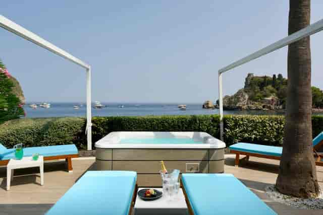 Luxury jacuzzi resort event, ocean view, VIP corporate retreat