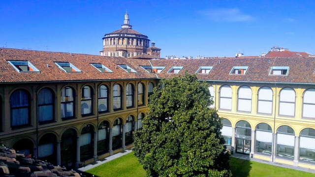 Historic courtyard event venue, green space, conference, meeting