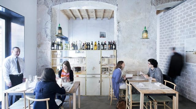 28 Posti event space: modern brick bar, networking, conference
