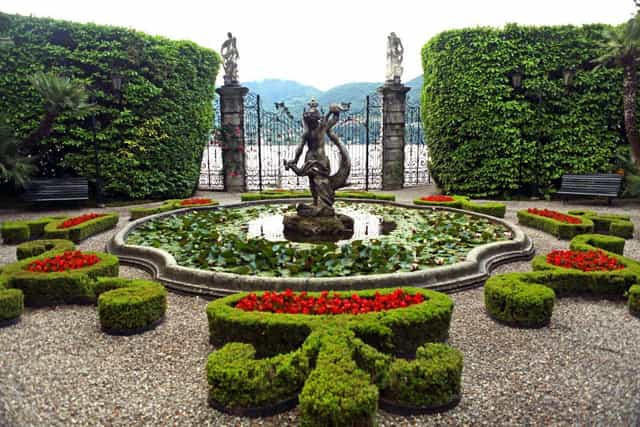 Villa Carlotta olive grove event venue fountain