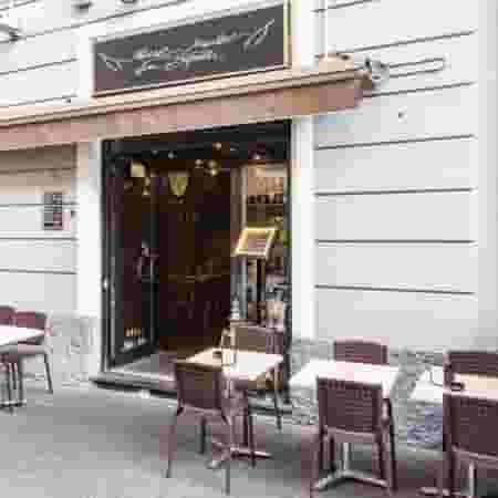 Wine bar