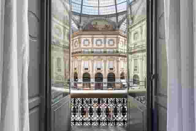 Deluxe Gallery Rooms