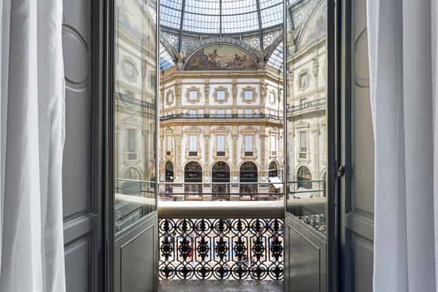 Deluxe Gallery Rooms