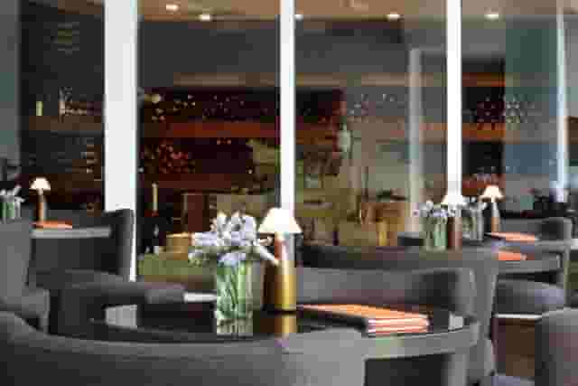 Lounge Bar
