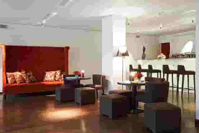 Lounge Bar