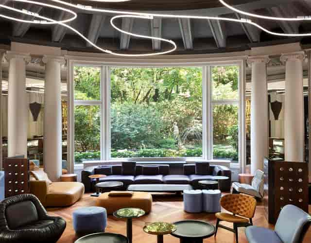 Stylish meeting space at Sheraton Diana Majestic, Milan, perfect for corporate events.