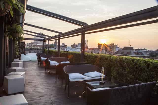 Rooftop lounge