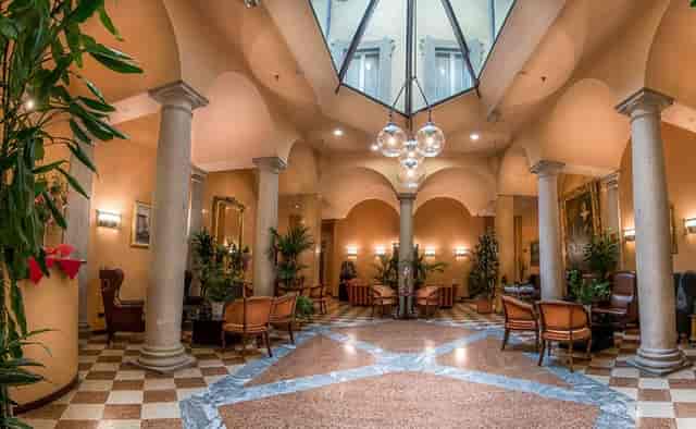 Hotel Regina meeting room, classic lobby, executive reception