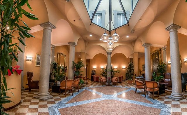 Hotel Regina meeting room, classic lobby, executive reception