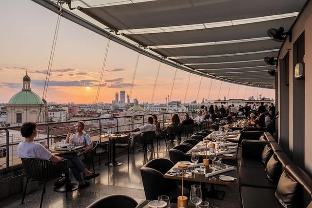 Milano rooftop bar, city views, cocktail reception, corporate dinner