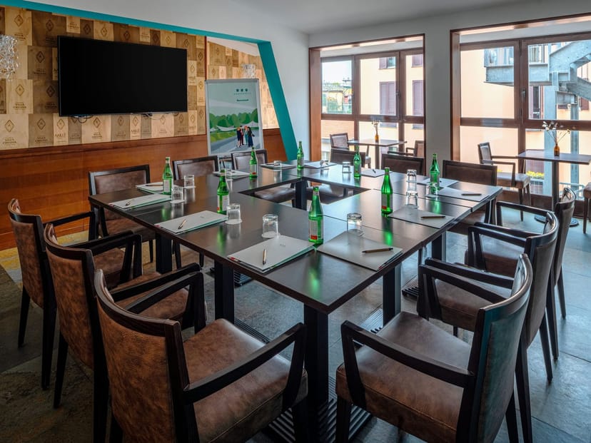 Milano meeting room, natural light, conference, event
