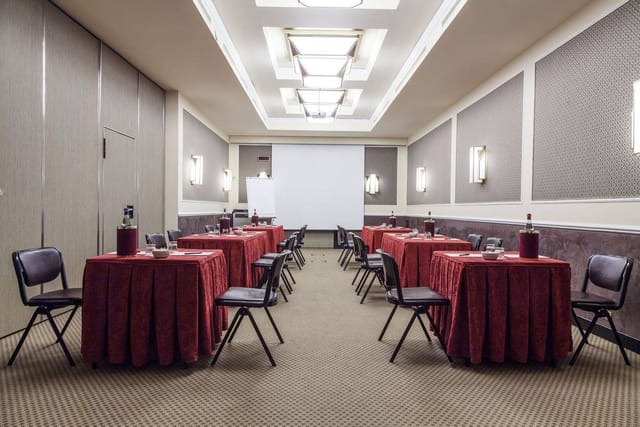 Svevo Room Doria Hotel: Classic classroom event, presentation training.