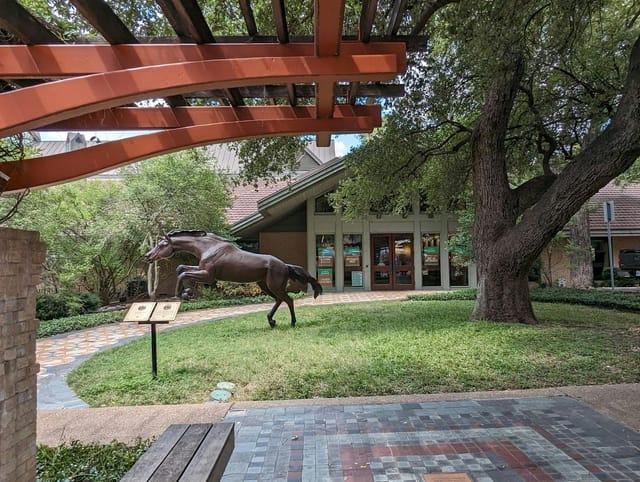 Etter-Harbin Alumni Center event venue, sculptural entrance, networking